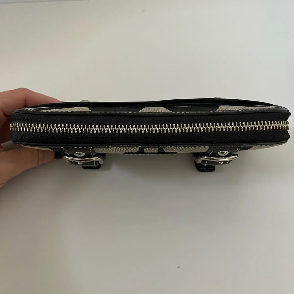 Coach Zip-around Wallet - Picture 4 of 7